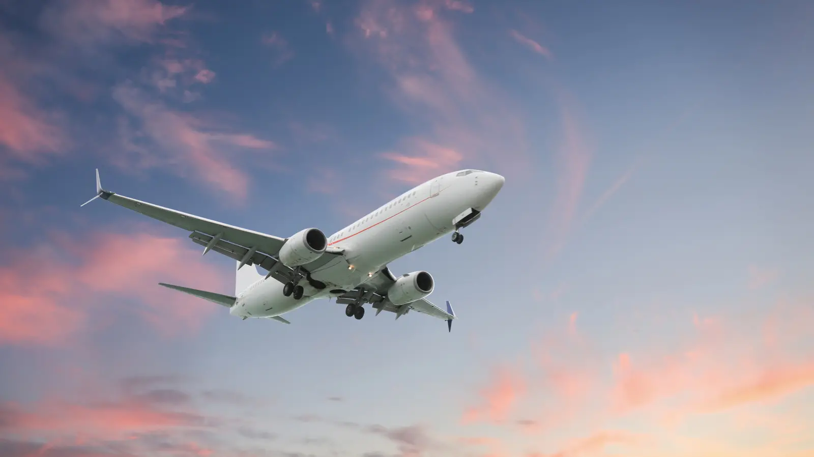 5 US Airports You Need To Visit If You Love Planes