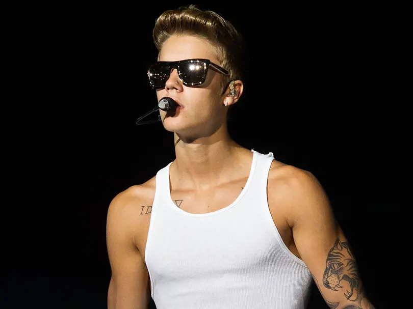 Tati Neves à propos de Justin Bieber: "Il s'est conduit comme un homme doit le faire au lit"